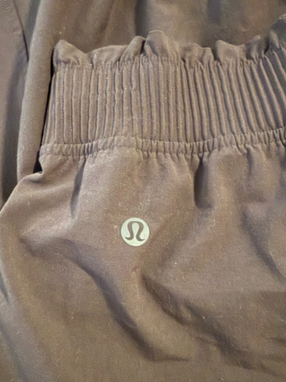lululemon - Stretch Woven Ruffle Waist Wide Leg Cropped Pant - Sheer Oak - Med. - Picture 4 of 5